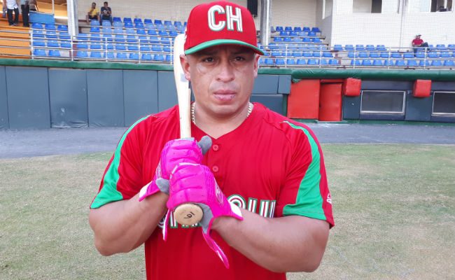 Carlos 'Calicho' Ruiz.