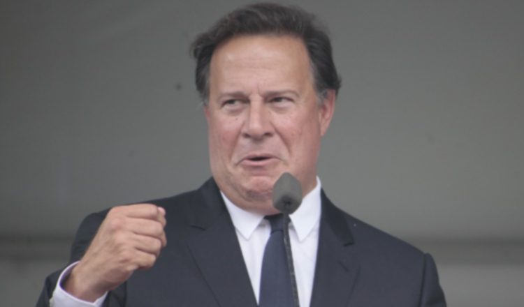 El presidente Juan Carlos Varela no ha logrado mantener funcionarios consolidados. Foto: Archivo