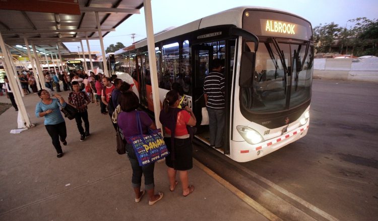 El pueblo panameño de clase media y baja es el más afectado con la falta de organización del transporte público. /Foto: Archivo
