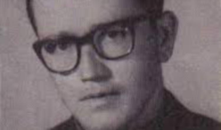 Padre Héctor Gallego.