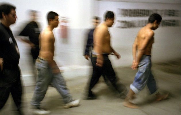 A pesar de que no se producen separaciones de hijos y padres, todavía hay casos relacionados con otros lazos familiares, como es el caso de dos hermanos, en el que uno de ellos es menor de edad.