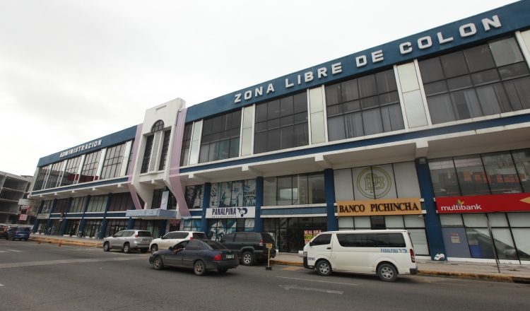 Los empresarios que operan en la zona franca han tenido que reinventar su forma de hacer negocios. /Foto Archivo