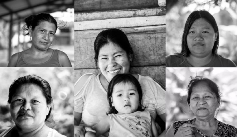 Las cinco artesanas de Ipetí Emberá. Héctor Saavedra