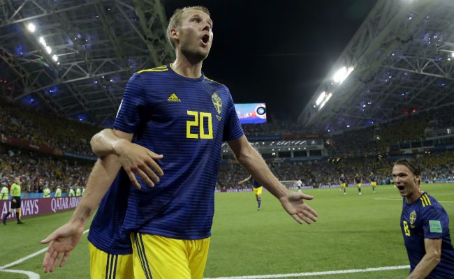 Ola Toivonen festeja su gol. Foto:AP
