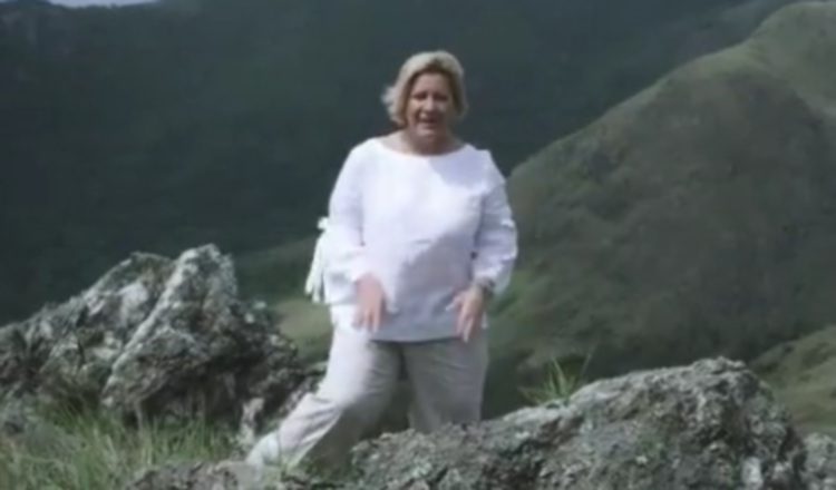 Este es el video que se visualiza durante los partidos. 