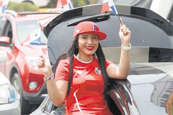 La mujer panameña se hizo sentir en las calles. /Foto Anayansi Gamez