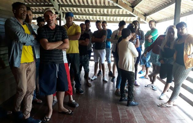 Se desconoce el tiempo que permanecerán en el albergue los cubanos. Foto: José Vásquez. 