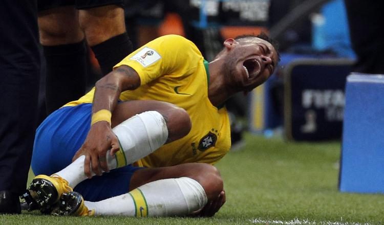 El delantero brasileño dice que no hace caso a las críticas ni a los elogios.