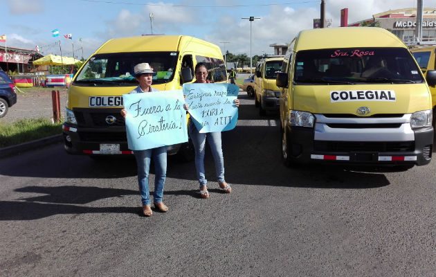 Exigen operativos en contra del transporte ilegal. Foto: Eric Ariel Montenegro.