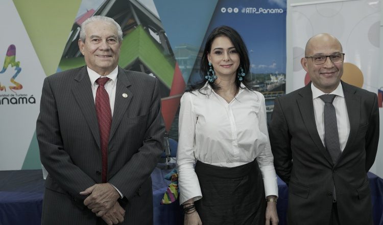 1. Antonio Alfaro, Nadgee Duque y Gustavo Him.