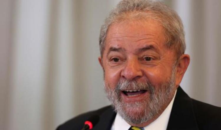 El juez Rogerio Favreto, del Tribunal Regional Federal de la Cuarta Región (TRF-4), con sede en Porto Alegre, concedió un "habeas corpus" solicitado por diputados del Partido de los Trabajadores.