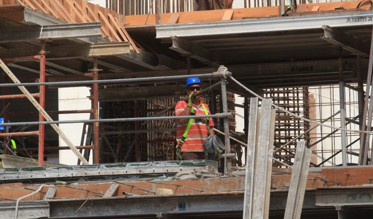 Preocupa la caída del sector.