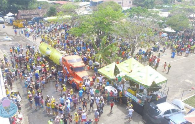 Pedasieños se benefician con la realización del carnaval. Foto: Thays Domínguez.