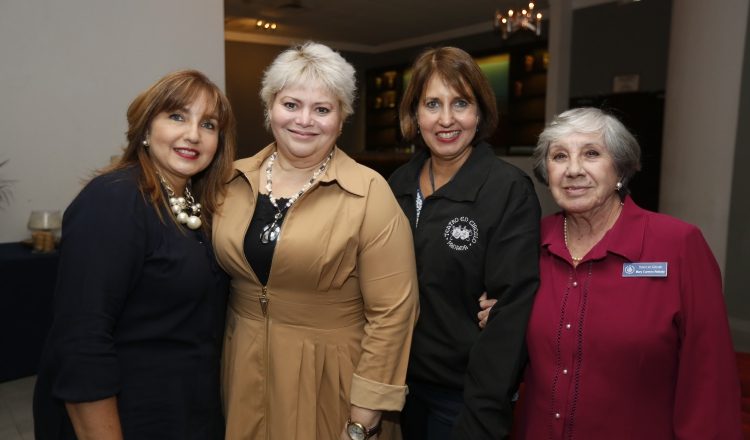 1. María Estela Herbruger, Hannia Woodman, Diana Herbruger y Mary Carmen Rettally.