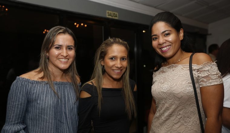 2. Arelis González, Verónica Castillo e Hildie Palomino.