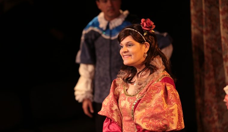 En la obra "La fierecilla domada", en el teatro La Quadra. /Foto Archivo.