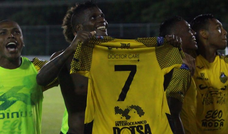José Fajardo piensa volver a levantar otra copa con el CAI. /Foto Anayansi Gamez.