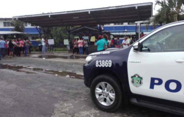 Las unidades de la Policía Nacional se mantienen en el área. Foto: Eric Ariel Montenegro.