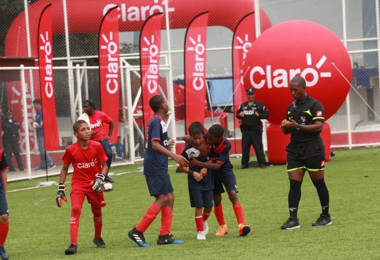 5.  Hubo muchas jugadas emocionantes en los partidos finales de ayer.