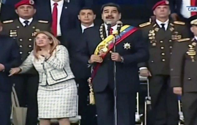 Maduro aseguró ayer en una alocución transmitida por la televisión estatal VTV que el presidente colombiano saliente, Juan Manuel Santos, así como la "ultraderecha" de ese país y de Venezuela, están tras el supuesto atentado en su contra.