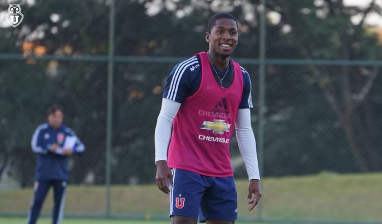 Armando Cooper ha tenido poca actividad en el equipo chileno. /Foto Facebook/U de Chile