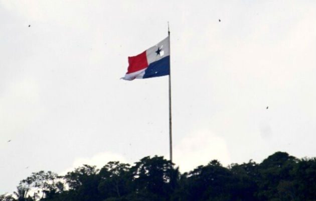 El Pabellón Nacional tiene un hueco producto de la inclemencia del tiempo. 