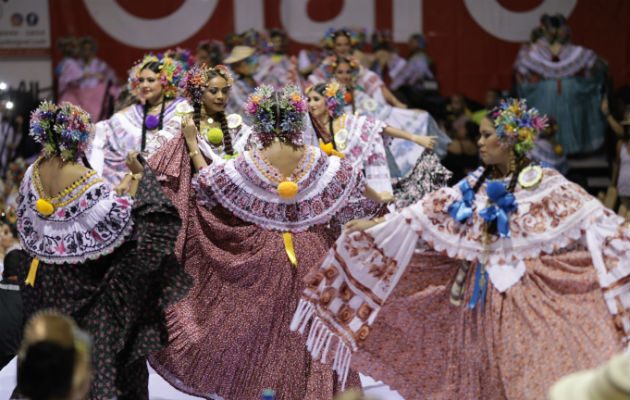 Las diferentes polleras. /Foto: Aurelio Herrera