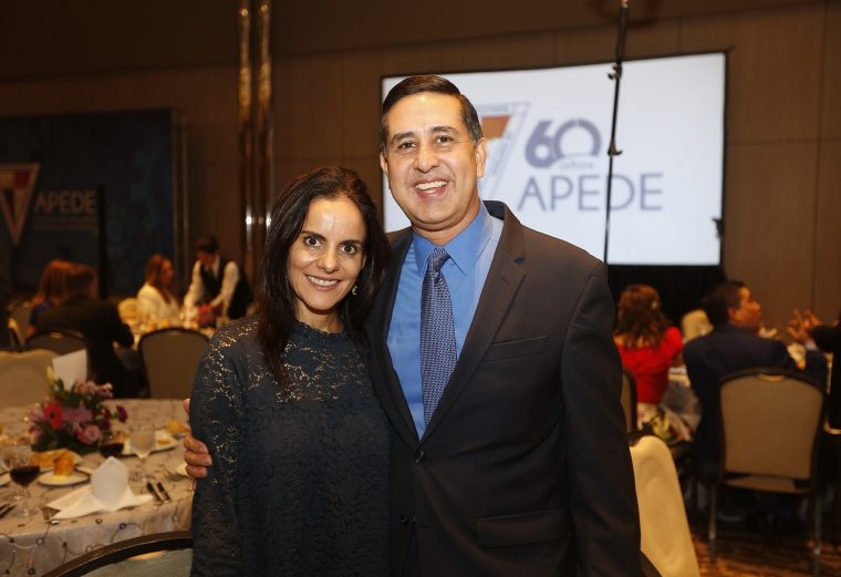5. Aida Alfaro y Juan Carlos Crespo.