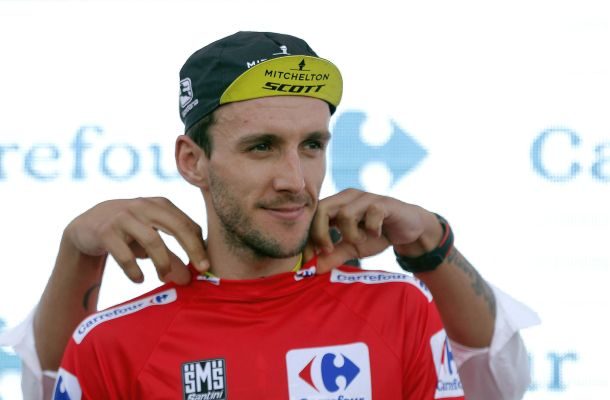 Yates sucede a Rudy Molard  como portador del maillot rojo. Foto de EFE