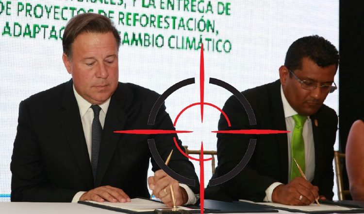El presidente Juan Carlos Varela  y el ministro Emilio Sempris están en el ojo del escrutinio público por impulsar la "rehabilitación" de la pista de la isla de Coiba sin los debidos estudios. Archivo