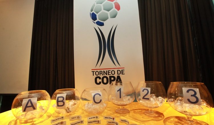 Ayer se realizó el sorteo del Torneo de Copa del fútbol panameño. Anayansi Gamez