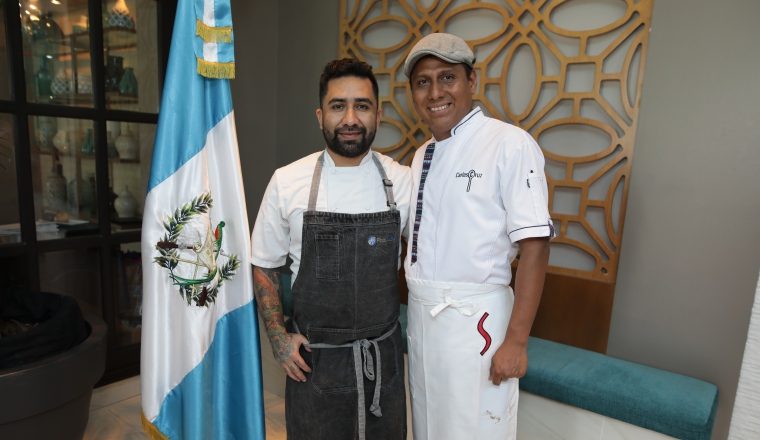 2.  Diego Telles y Carlos Cruz.