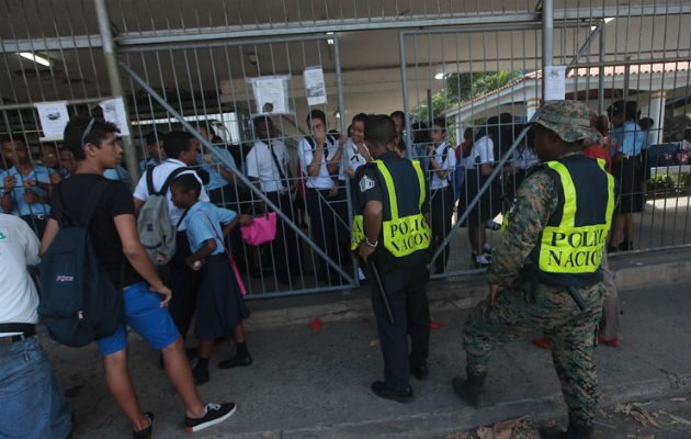 "La famosa prioridad del Gobierno con la educación simplemente no existe", afirma economista Juan Jované