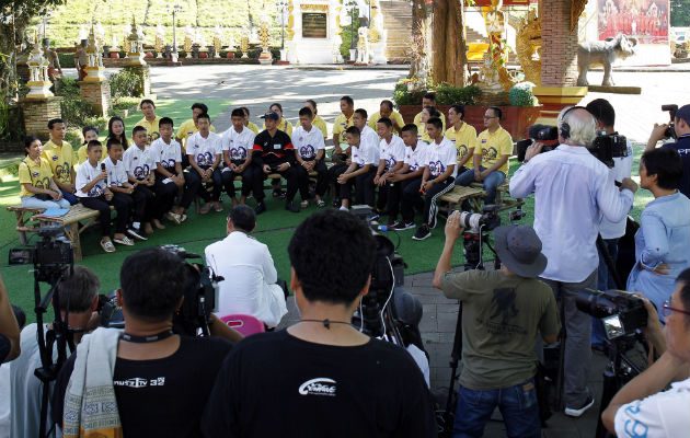 "El nivel de las aguas no dejaba de subir, por lo que nos adentramos para buscar un terreno elevado donde estar seguros".