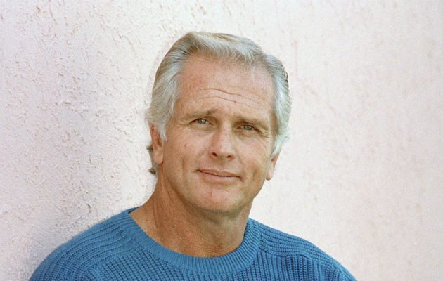 Imagen de 1987 del actor Ron Ely que protagonizó "Tarzán". Foto: AP.