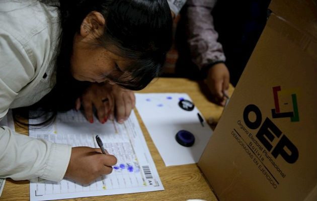 Choque animó a celebrar "la democracia intercultural"