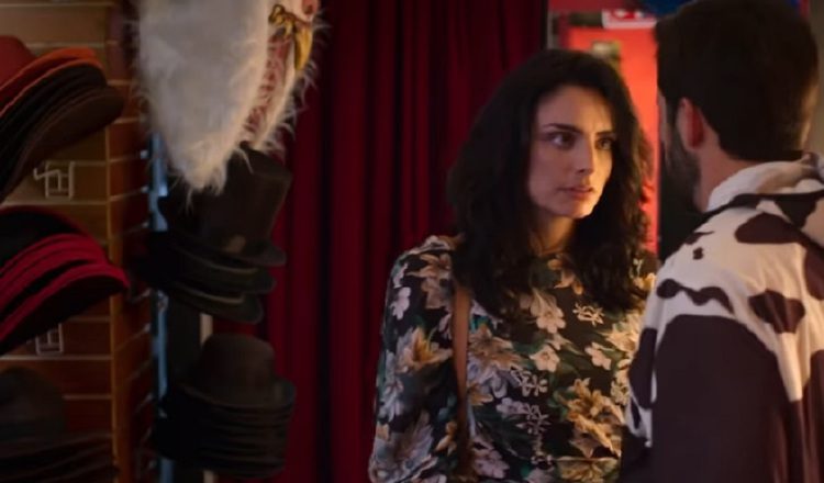 Escena de 'La casa de las flores 2'. Foto: Youtube