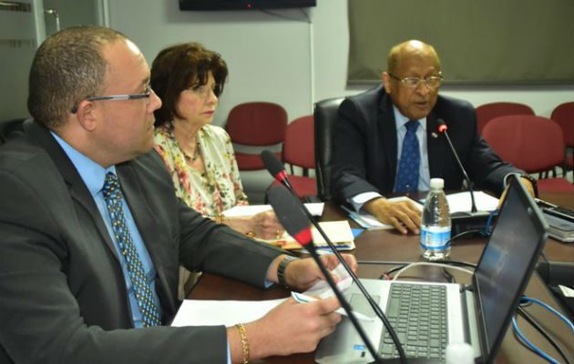 "Estos aumentos de déficit nos darán capacidad par a invertir más", dijo Héctor Alexander, ministro de Economía y Finanzas. Foto/Archivo