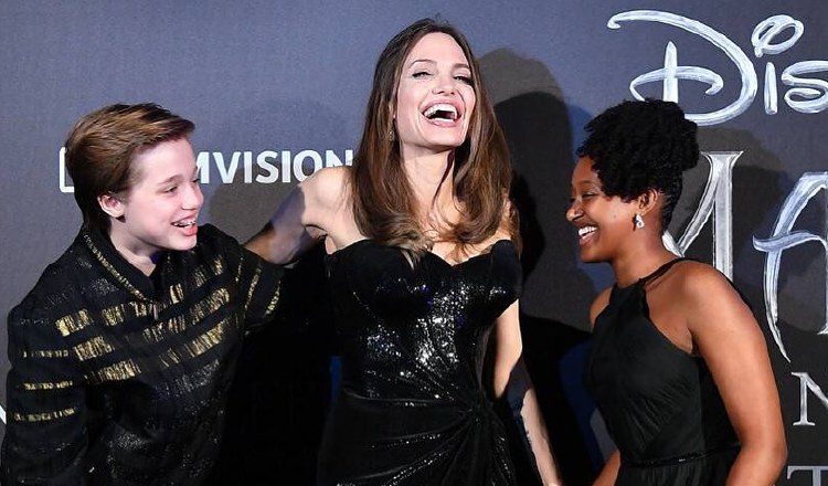 Angelina Jolie junto a dos de sus hijos.  Foto: Instagram