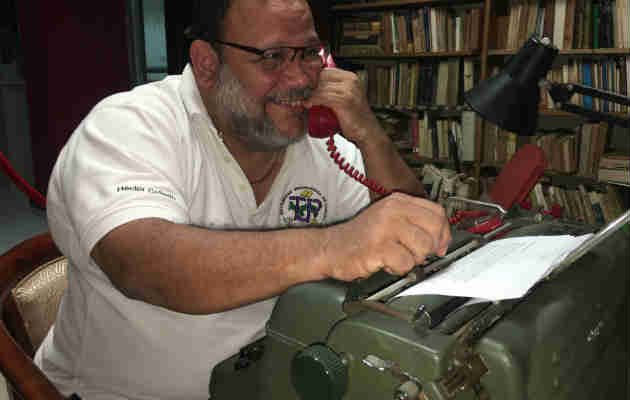 La invasión no dejó ninguna enseñanza al panameño, afirma el poeta Héctor Collado. Juan Carlos Lamboglia