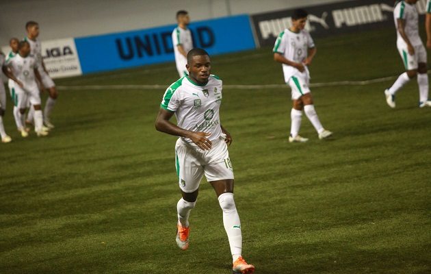 Costa del Este manda en la LPF.