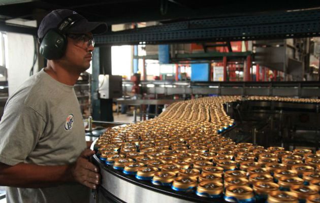 La cerveza sigue liderando el mercado de las bebidas alcohólicas.