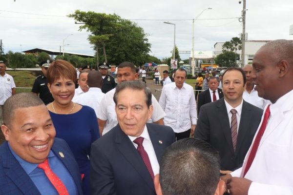El presidente Laurentino Cortizo durante los actos protocolares en Colón. Foto/Diomedes Sánchez.