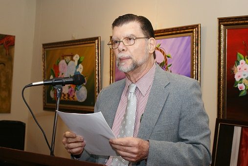 Escritor Enrique Jaramillo Levi. Presentará "Tierra Breve. Antología centroamericana de minificción". Compilador Federico Hernández Aguilar. Foto: Panamá América