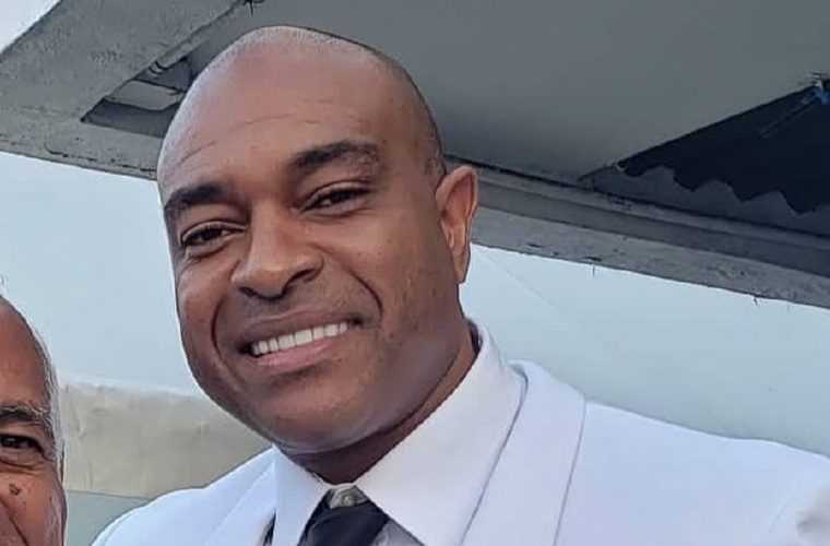 El diputado Jairo "Bolota" Salazar le faltó el respeto a unidades de la Policía Nacional en el cuartel Altos de Los Lagos, en Colón.