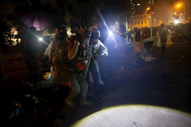 No estaba claro si alguno de los manifestantes que estaban en la Universidad Politécnica de Hong Kong había logrado escapar.