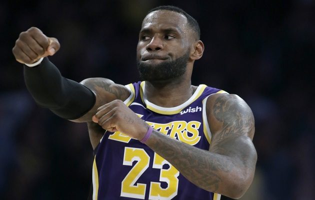 LeBron James  sigue ampliando su hoja de vida.