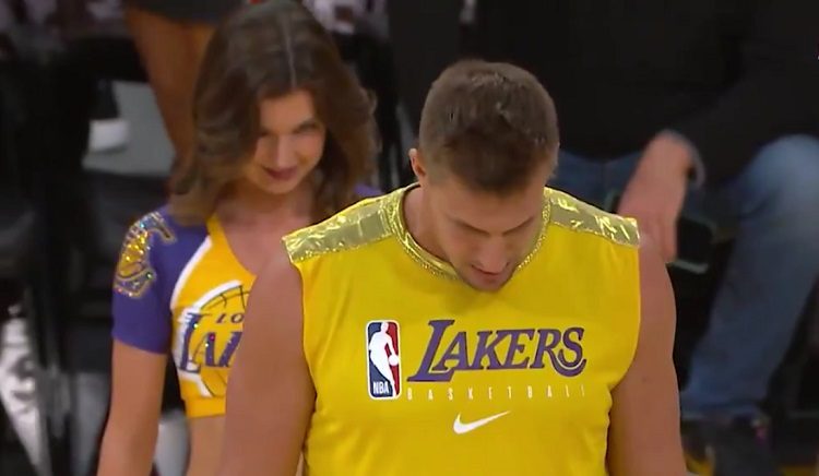 El ex NFL Rob Gronkowski no se dejó Foto Captura