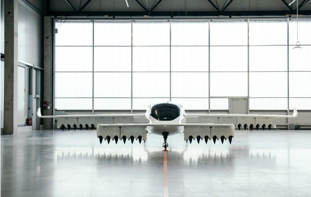 Lilium es una de 20 compañías construyendo taxis aéreos. El prototipo tiene 36 motores. Foto/ Felix Schmitt.