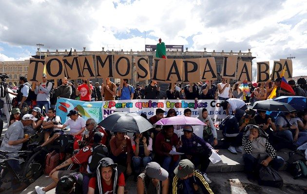 "Es fundamental denominar esta mesa de exploración para poder conocer qué se discute, cuáles son los alcances y cuáles son los mecanismos para llegar a algunos resultados en este diálogo", dijo Molano, quien señaló que se volverán a reunir con el Comité el próximo miércoles.